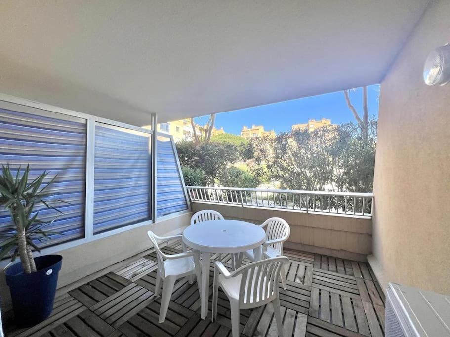 Appartement Port De Hyeres 4 Personnes Zewnętrze zdjęcie