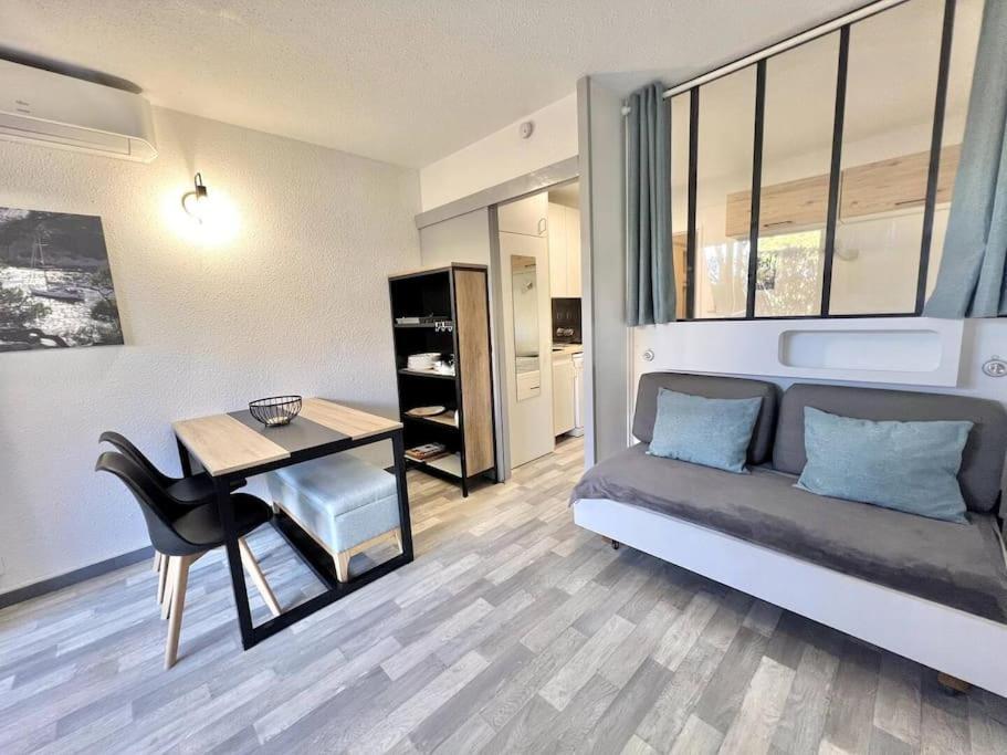 Appartement Port De Hyeres 4 Personnes Zewnętrze zdjęcie